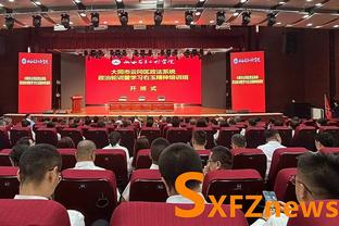 小卡吹哈登：今晚就像买了票来欣赏他表演一样 他的表现令人惊叹